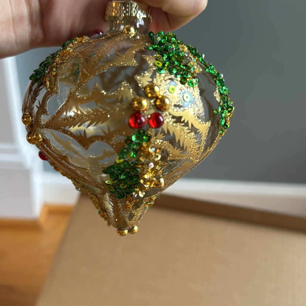 Frontgate Holiday Leaves Embellished Ornaments - Set of 6 - Picture 10 of 16